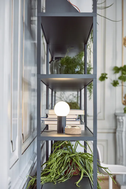 Hay Turn On Black, Svart bordlampe