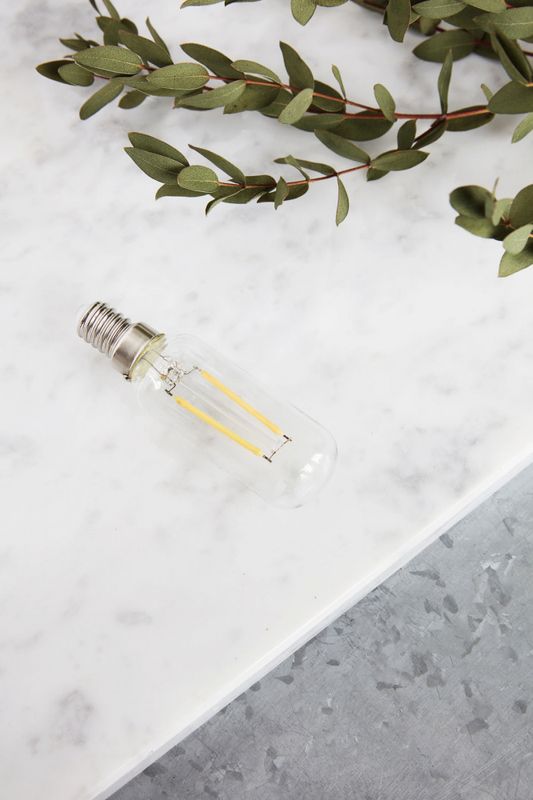 LED lyspære 2W E27 Dimbar, Clear 3000 timer