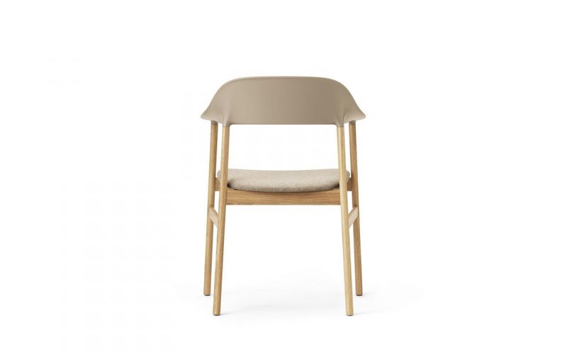Normann Copenhagen Herit Armchair, Polstret Synergy Sand Oak