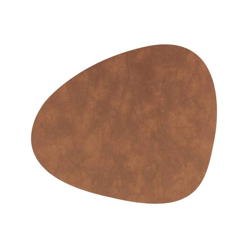 LindDNA Table Mat Curve L Nupo Nature 37 x 44 cm Spisebrikke Bordbrikke Naturlig brun