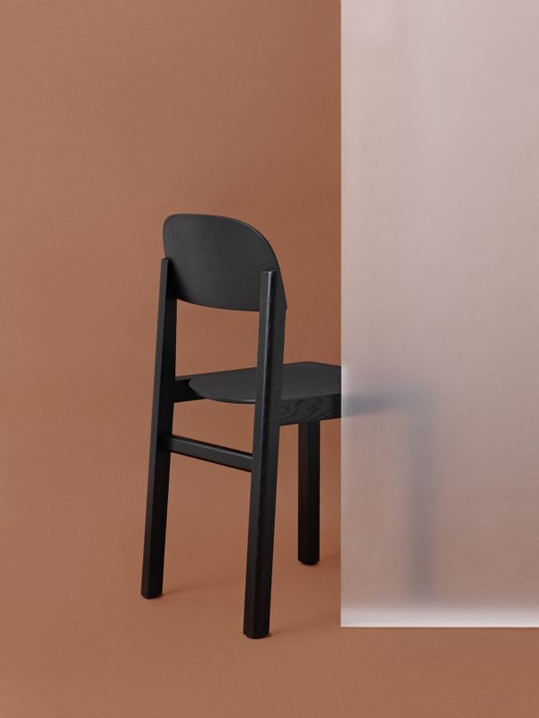 Muuto Workshop Chair Black Oak, Spisestol i eik