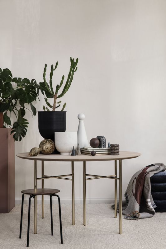Ferm Living Hourglass Pot, small H 42,5 cm Ø 31 cm Black Svart
