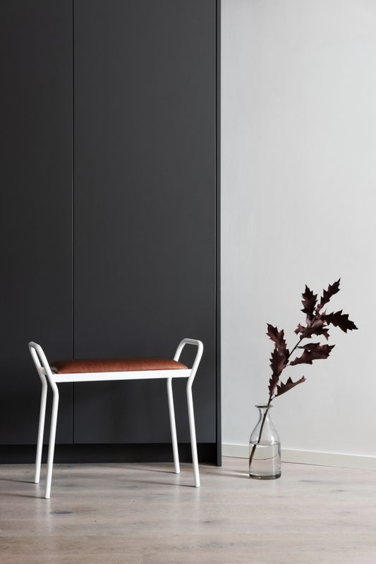 Maze Anyone White, Cognac leather, Benk med Brun skinnsete