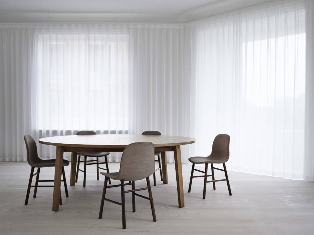 Normann Copenhagen Slice Dining Table Vol.2 Ø 200 cm Oak, Eik