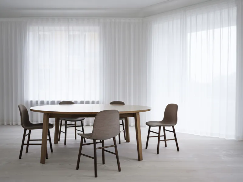 Normann Copenhagen Slice Dining Table Vol.2 Ø 200 cm Oak, Eik