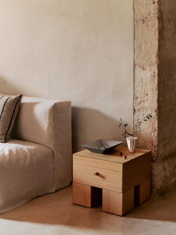 ferm Living Bedside Table 1x1 - Natural Oak Veneer, Eik nattbord sidebord