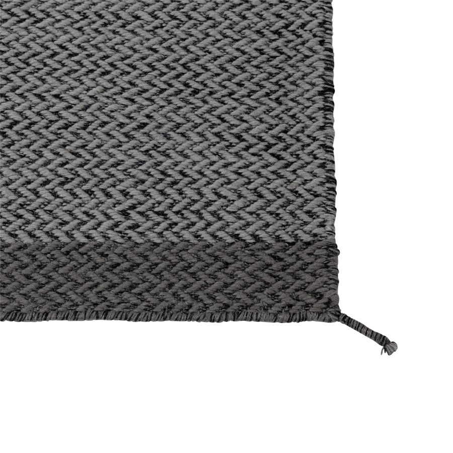Muuto Ply Rug 80 x 200 Dark Grey Teppe Mørk Grå