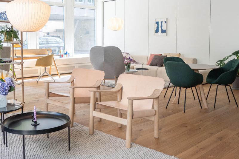 Hay Bernard Nature Leather WB Lacquered solid Oak, eik