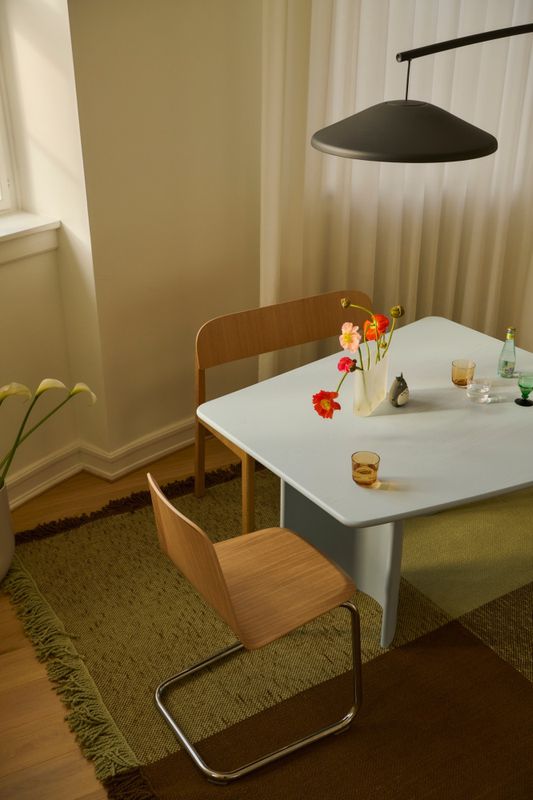 Muuto Contra Floor Lamp  Anthracite Black / Anthracite Black Concrete Gulvlampe svart antrasitt